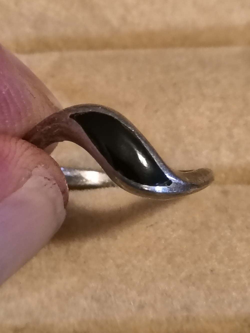 Sterling Silver Twisted Ring with Black Onyx Inlay Size 3 Unsigned
